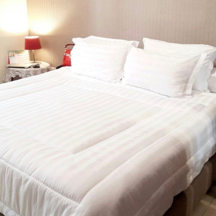Sprei Set HS Hotel White Line